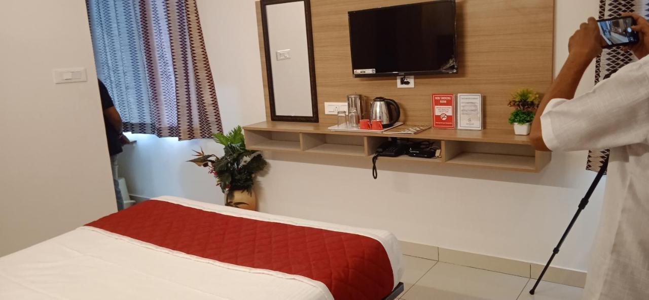 Octave Vels Grand Hotel Bangalore Esterno foto