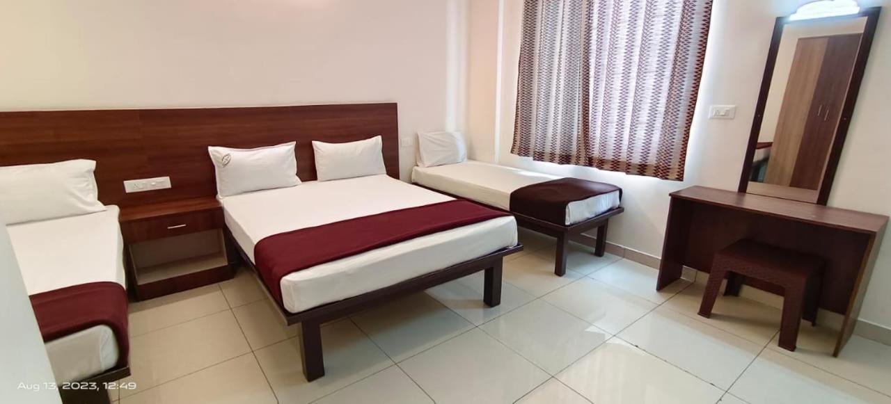 Octave Vels Grand Hotel Bangalore Esterno foto